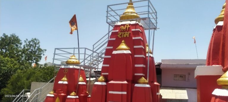 श्रीमाधोपुरी बालाजी मंदिर  में शिखर प्रतिष्ठा ‌कलश स्थापना