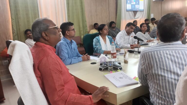 मत्स्य मंत्री डा0 संजय कुमार निषाद ने की विभागीय  समीक्षा बैठक