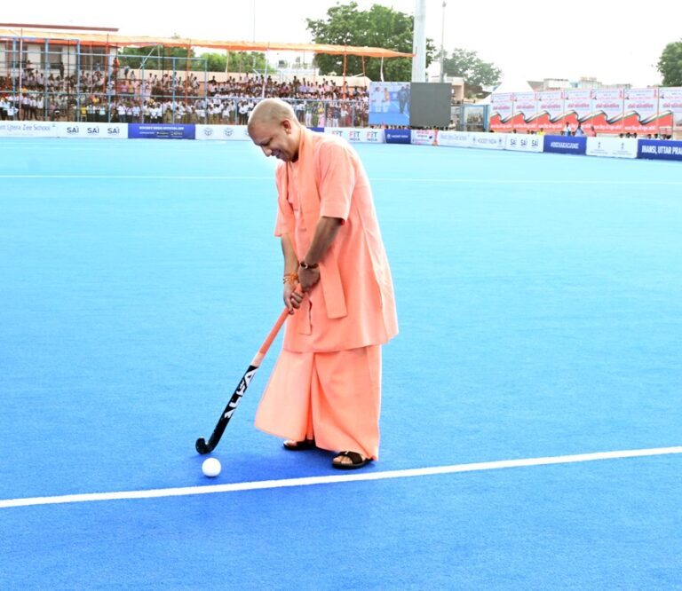 मुख्यमंत्री ने हॉकी के जादूगर मेजर ध्यानचन्द के जन्मदिन राष्ट्रीय खेल दिवस पर उन्हें श्रद्धांजलि अर्पित की