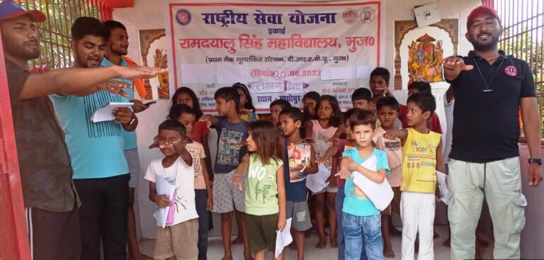 स्वयंसेवकों ने ग्रामीण इलाकों में जाकर कला एवं स्वच्छता का पढ़ाया पाठ