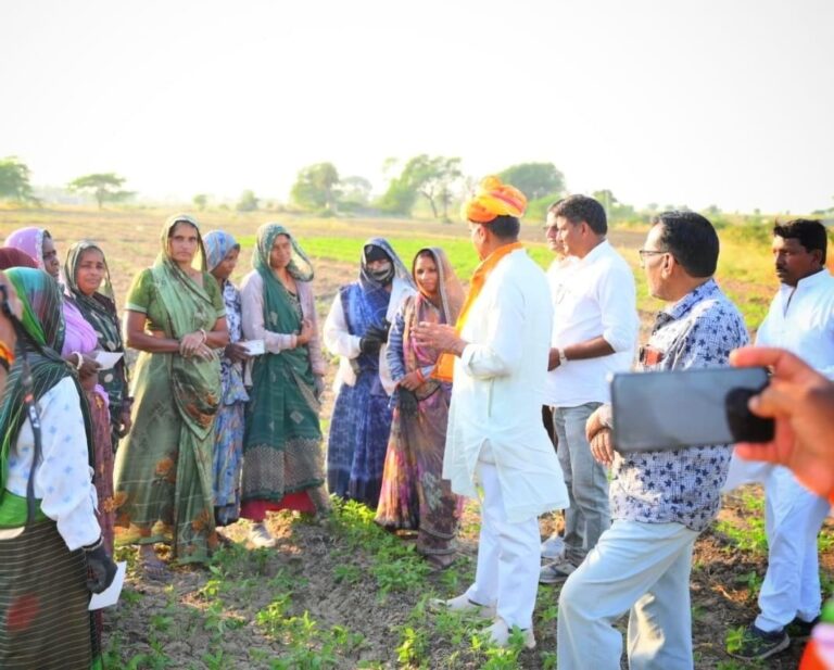 जिन रास्तों पर बीता बचपन, आज गुजरे तो हुआ गजब स्वागत