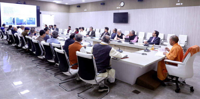 मुख्यमंत्री ने विभिन्न विभागों की निर्माणाधीन परियोजनाओं की समीक्षा की